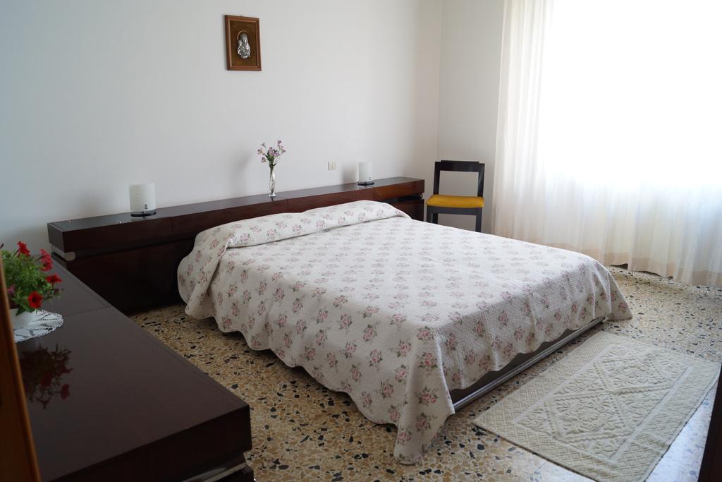 Il Melograno Bed & Breakfast Oristano Ruang foto