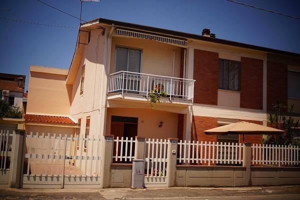 Il Melograno Bed & Breakfast Oristano Bagian luar foto
